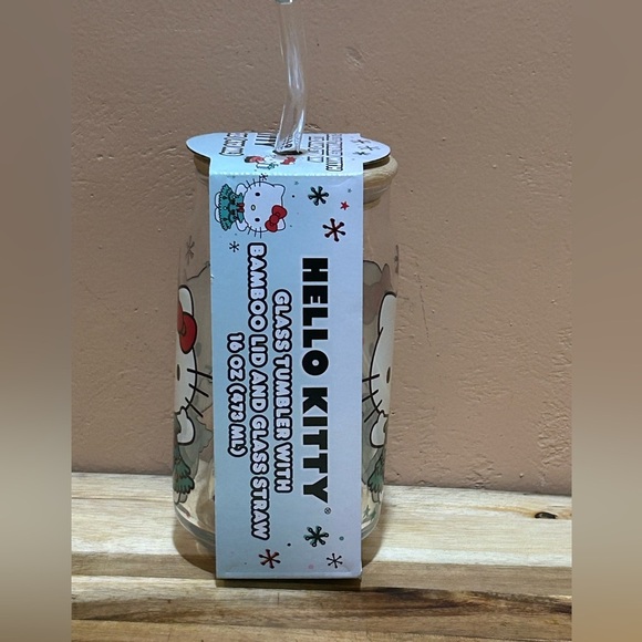 Hello Kitty Christmas Tumbler with Bamboo Lid + Glass Straw made by Sanrio. NWTS - Picture 3 of 7